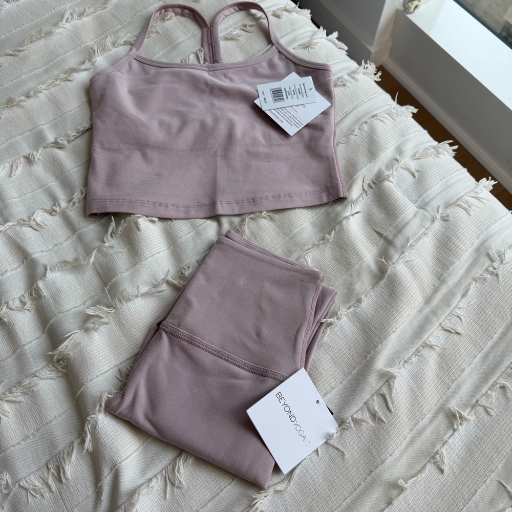 NWT Beyond Yoga Pale Pink Heather Set: Slim Racerback Tank + Midi Leggings - Picture 6 of 6